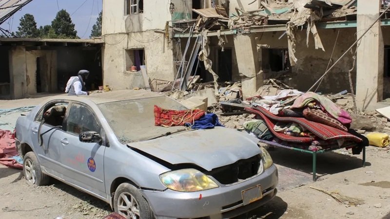 पेशावर हमले के बाद पाक का जवाब, अफगानिस्तान में आधी रात में की बमबारी, 10 की मौत