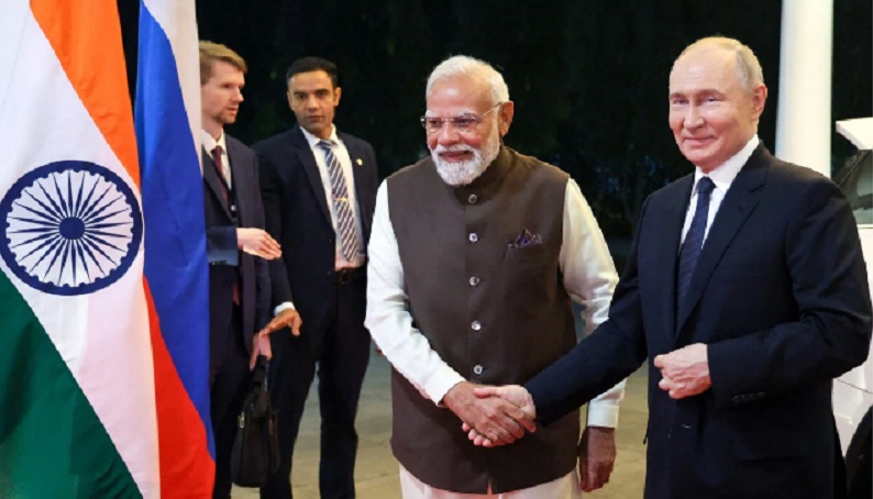 पुतिन ने उठाए अमेरिका नीतियों पर सवाल… बोले- वह खुद हमसे फ्यूल खरीदता है, तो भारत क्यों नहीं…