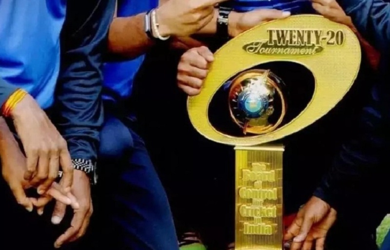 सैयद मुश्ताक अली ट्रॉफी के बीच 4 क्रिकेटर निलंबित… लगे भ्रष्टाचार के आरोप