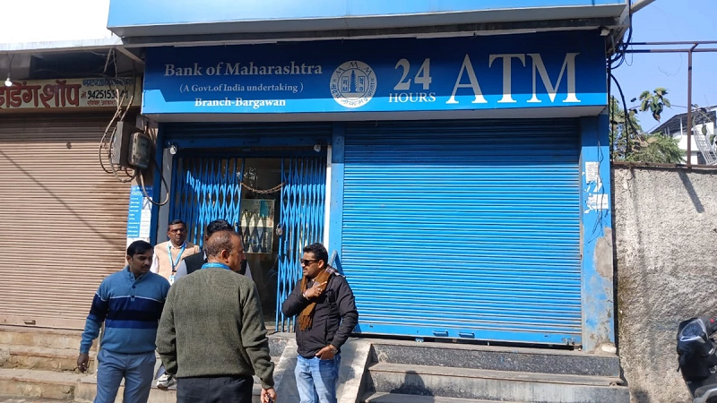 कटनी में थाने से कुछ ही कदम की दूरी पर एटीएम उखाड़ ले गए चोर, पुलिस गश्त व्यवस्था पर उठे सवाल