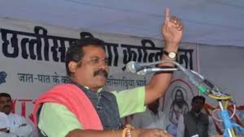 करीब एक महीने की फरारी के बाद JCP प्रमुख अमित बघेल गिरफ्तार; अग्रवाल और सिंधी समाज के खिलाफ आपत्तिजनक टिप्पणी का है गंभीर आरोप