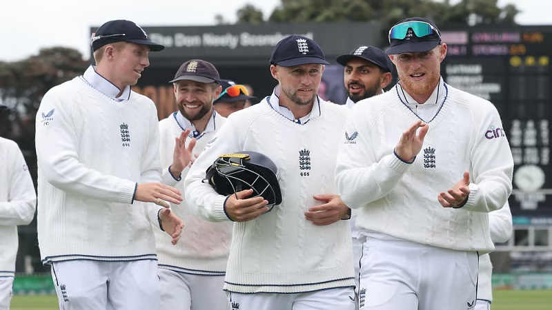 एशेज 2वें टेस्ट: रूट ने लगाई करियर की 59वीं सेंचुरी, स्टार्क को 6 विकेट मिले