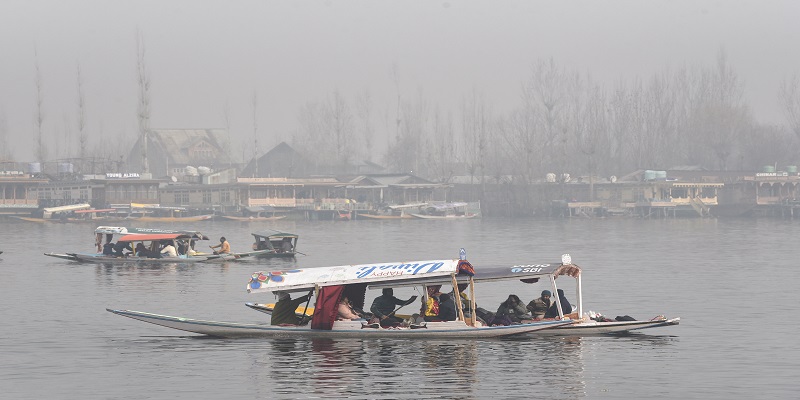 उत्तर भारत में ठंड का कहर: राजस्थान-MP के 37 शहरों में पारा 10° से नीचे, यूपी-बिहार में घना कोहरा, उत्तराखंड में झरने जमे