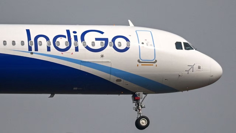 IndiGo पर DGCA का बड़ा एक्शन: रोजाना 110 उड़ानें प्रभावित, सरकार ने एयरलाइन को चेताया
