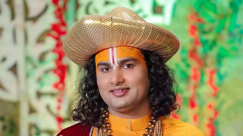 कथावाचक अनिरुद्धाचार्य की मुश्किलें बढ़ीं, महिलाओं पर विवादित टिप्पणी को लेकर दूसरा केस दर्ज