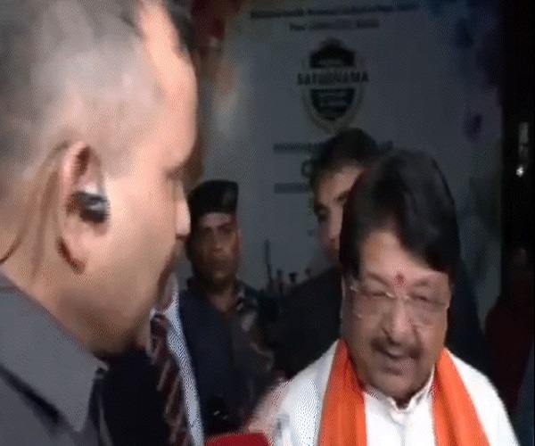 फोकट सवाल पर बवाल: पत्रकार से बदसलूकी पर घिरे विजयवर्गीय, जीतू पटवारी ने मांगा इस्तीफा