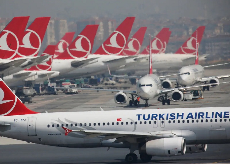 उड़ान भरते ही विमान के इंजन में लगी आग… कोलकाता एयरपोर्ट पर करानी पड़ी इमरजेंसी लैंडिंग, बड़ा हादसा टला