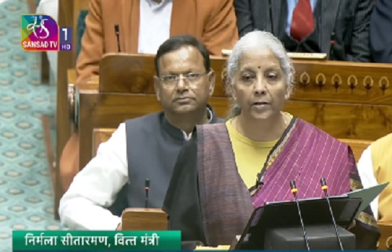 आयकर स्लैब में बदलाव नहीं, कैंसर की 17 दवाइयां सीमा शुल्क मुक्त, 3 आयुर्वेदिक एम्स, बनेंगे सात हाईस्पीड रेल कॉरिडोर