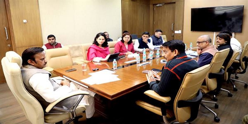 स्वास्थ्य सेवाओं के सुदृढ़ीकरण के लिए उप मुख्यमंत्री श्री शुक्ल ने दिया प्रभावी, पारदर्शी एवं समयबद्ध क्रियान्वयन का निर्देश