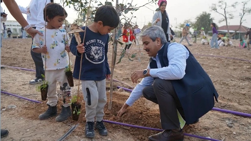 एक पेड़ मां के नाम’ बना वैश्विक अभियान: इजराइल के नेवातिम में रोपे गए 300 पेड़, भारत–इजराइल दोस्ती हुई मजबूत