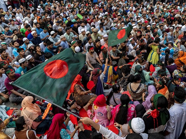 बांग्लादेश चुनाव में भारत और अल्पसंख्यक सबसे बड़े मुद्दे, मैनिफेस्टो में क्या कह रहीं प्रमुख पार्टियां?