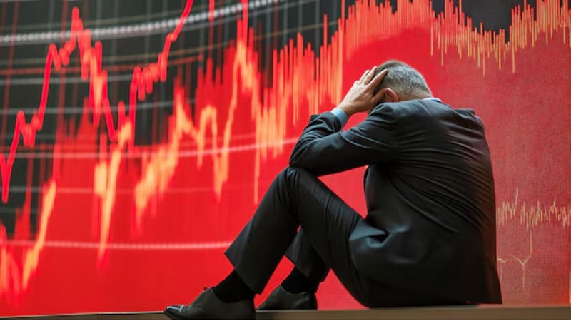 बाजार की गिरावट में छिपा है कमाई का मौका? एक्सपर्ट्स ने बताया क्यों नहीं घबराना चाहिए और क्या हो अगली रणनीति