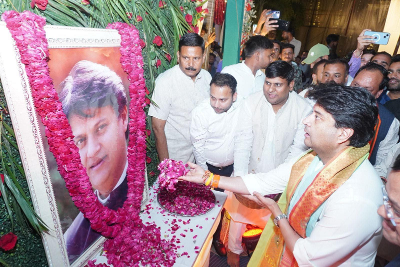 सिंधिया के कार्यक्रम में सम्मान भी, अव्यवस्था भी! हेल्थ कैंप के बाद खाने को लेकर हंगामा