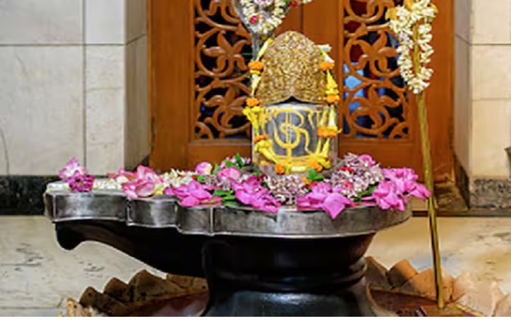 सोमवार के शुभ अवसर पर शिव पूजा कैसे करें, जलाभिषेक से लेकर आरती तक पूरी जानकारी