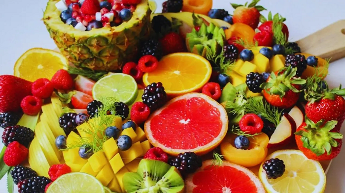 स्किन की देखभाल अब आसान! गर्मियों में इन फलों का सेवन करें और पाएं ग्लोइंग त्वचा