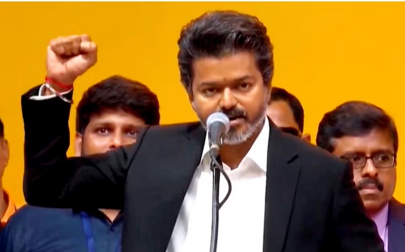 तमिलनाडु नए सीएम के शपथ समारोह में राष्ट्रगीत-राष्ट्रगान के बजा राज्य गीत, मचा सियासी संग्राम
