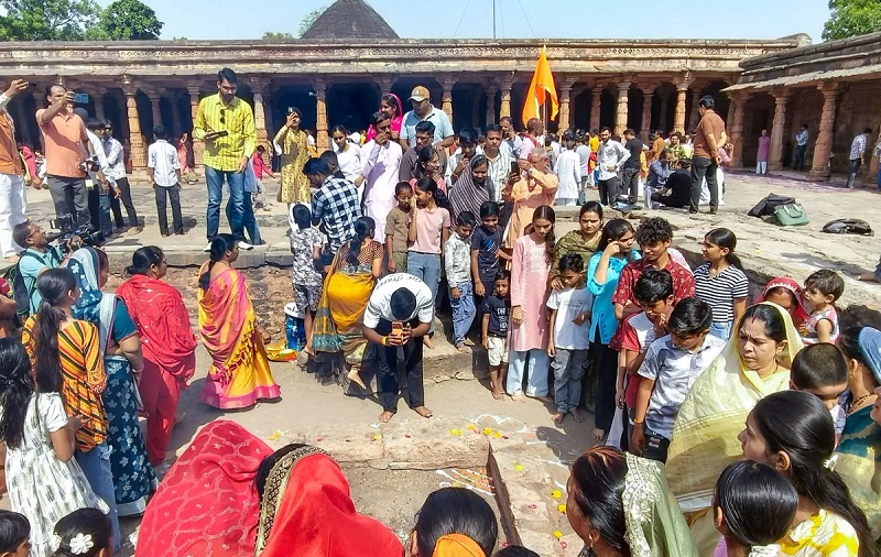 MP: धार भोजशाला परिसर के नीचे दबी है हनुमान प्रतिमा….! जाने क्या उठी नई मांग?