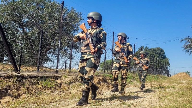 बांग्लादेश बॉर्डर पर अब होगी लोहे की दीवार, BSF को जमीन देने के फैसले से तेज होगी फेंसिंग
