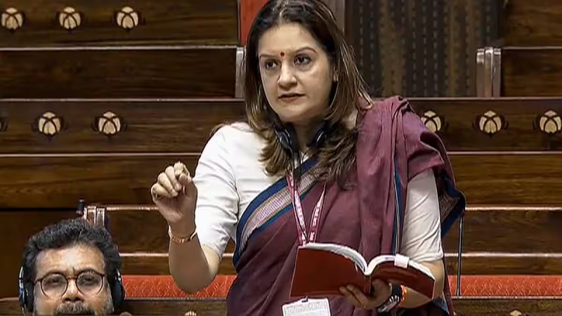 RSS-पाकिस्तान संवाद पर सियासी घमासान: प्रियंका चतुर्वेदी ने BJP-आरएसएस पर साधा निशाना, विपक्ष हुआ आक्रामक