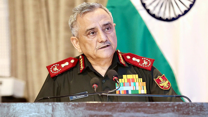 चार दशकों की सैन्य सेवा के बाद जनरल अनिल चौहान का रिटायरमेंट, राष्ट्रीय युद्ध स्मारक पर गार्ड ऑफ ऑनर के साथ भावुक विदाई