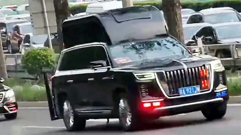 चीन में ट्रंप के काफिले में दिखी रहस्यमयी ऊंची SUV, सुरक्षा व्यवस्था पर उठे सवाल
