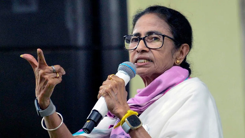 सत्ता परिवर्तन के बाद बंगाल में सियासी हलचल, ममता बनर्जी के एक्स प्रोफाइल बदलाव पर उठे सवाल