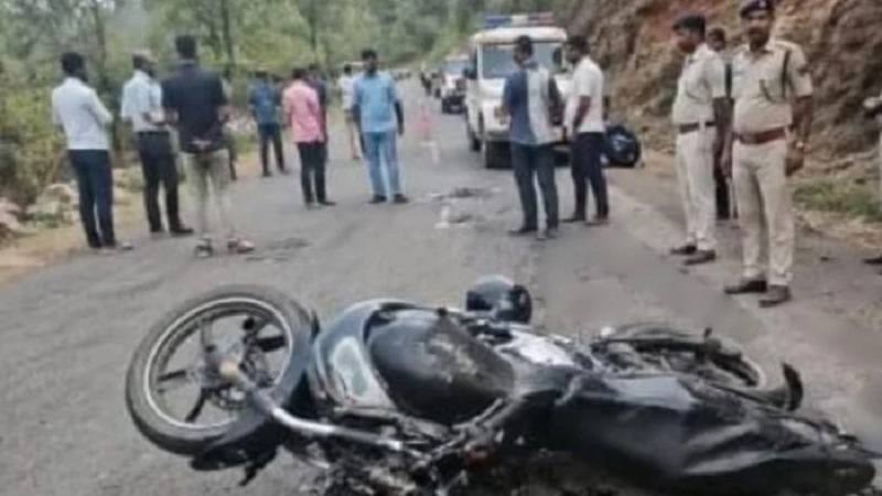 छिंदवाड़ा में भीषण सड़क हादसा: दो बाइकों की आमने-सामने टक्कर में 3 युवकों की मौत, एक घायल