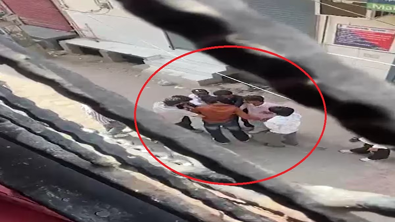 गाजियाबाद के खोड़ा में 17 वर्षीय किशोर की हत्या से फैला तनाव, पुलिस जांच में जुटी, इलाके में सुरक्षा बढ़ाई गई