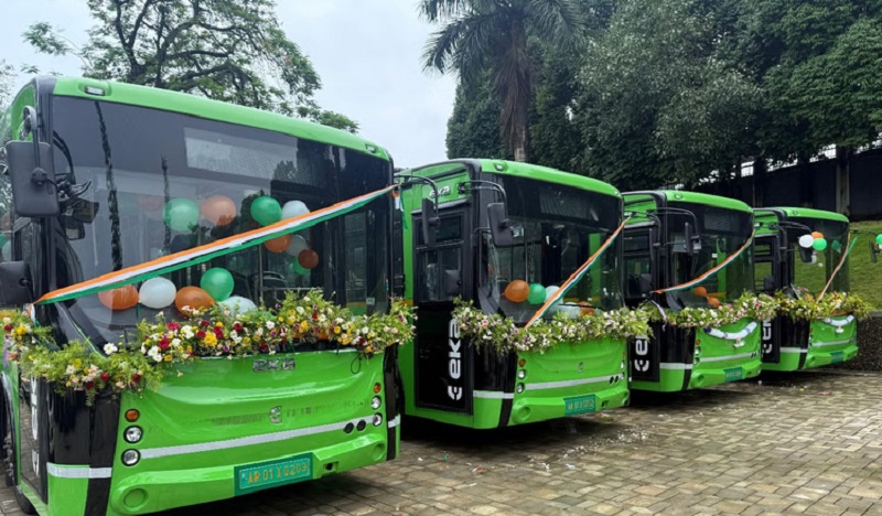 सस्टेनेबल मोबिलिटी की दिशा में बदलाव: भारत में इलेक्ट्रिक बसों का उपयोग तेजी से बढ़ने के संकेत