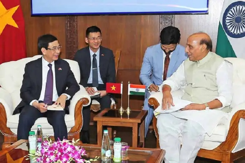 राजनाथ सिंह वियतनाम दौरे पर, रक्षा सहयोग को नई दिशा; भारत-वियतनाम रिश्तों में बढ़ी रणनीतिक गहराई
