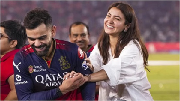 RCB की फाइनल में धमाकेदार जीत के बाद विराट कोहली का जश्न बना चर्चा का विषय, अनुष्का शर्मा से मिलकर भावुक हुए स्टार बल्लेबाज