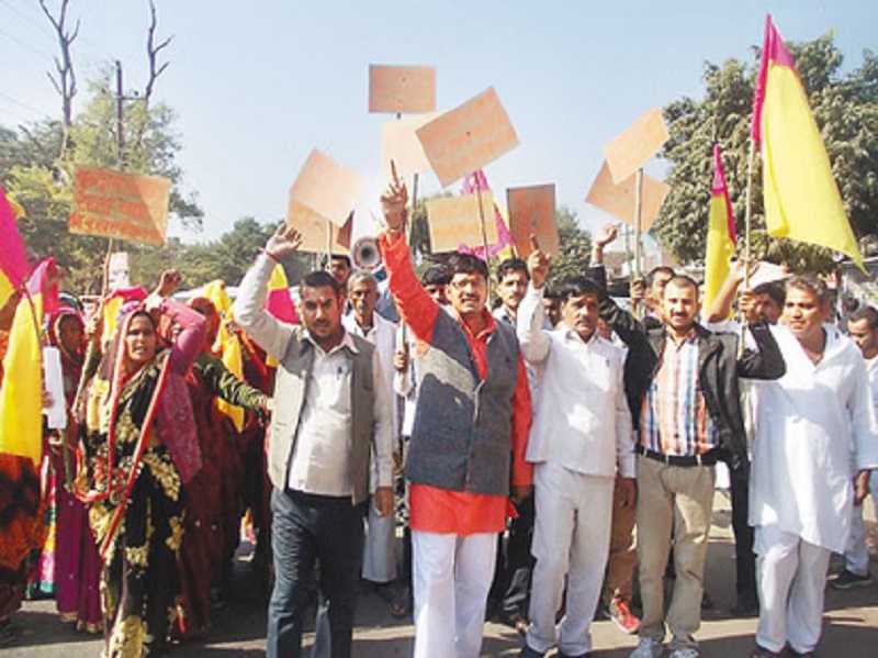 बुंदेलखंड राज्य की मांग पर गरमाई राजनीति: आजाद क्रांति पार्टी ने चित्रकूट से फूंका आंदोलन का बिगुल, गांव-गांव तक जाएगा अभियान