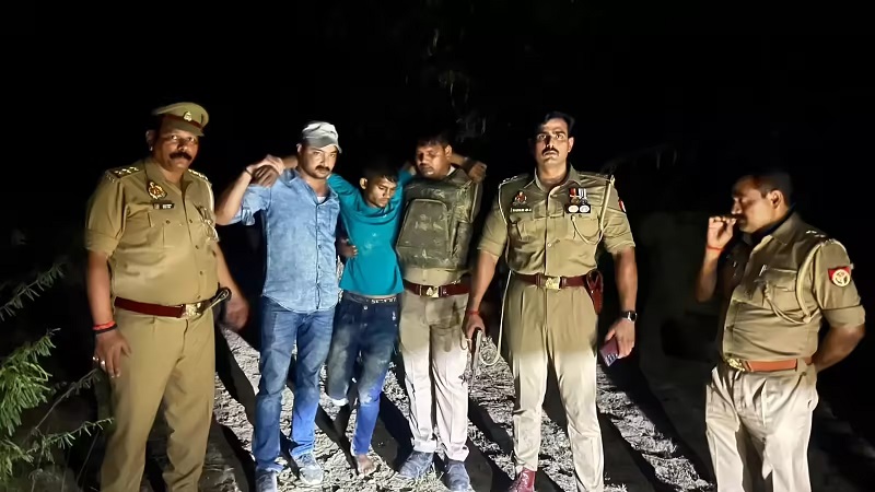 कौशांबी में लूटकांड का खुलासा: पुलिस मुठभेड़ में दो बदमाश घायल, जवाबी फायरिंग में एक के पैर में लगी गोली