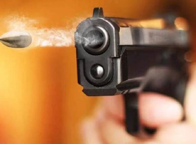 बुलंदशहर में सनसनी: अफेयर के शक में बेटे ने पिता और पत्नी को गोलियों से भूना, 10 दिन पहले बना था पिता