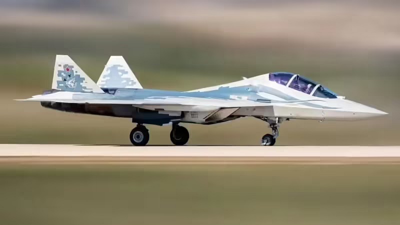 Su-57D फाइटर जेट: रूस का नया दो-सीट स्टील्थ विमान, भारत के लिए क्यों माना जा रहा है संभावित गेमचेंजर
