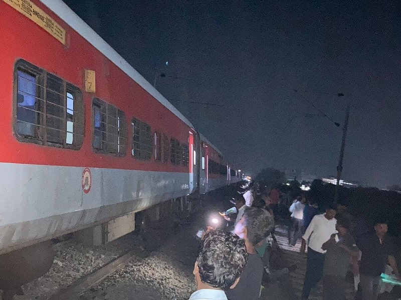 कानपुर सेंट्रल पर 24 घंटे ‘नो ट्रेन डे’, आगरा-लखनऊ एक्सप्रेसवे हादसे में 6 की मौत; यूपी में बड़े घटनाक्रमों से हलचल