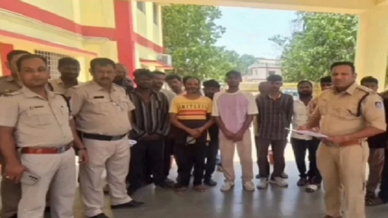 बकरीद से पहले खंडवा में पुलिस का बड़ा एक्शन , 200 बदमाश गिरफ्तार, दो जिला बदर