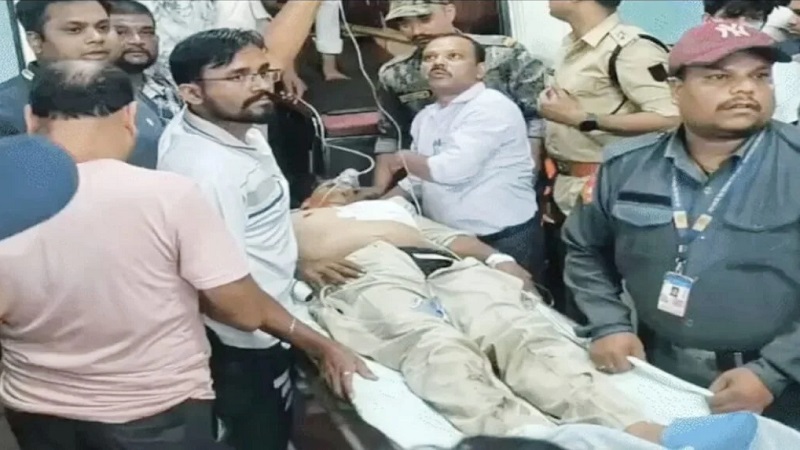 रेत माफिया का कहर: चेकिंग के दौरान आरक्षक पर चढ़ाया ट्रैक्टर, हालत गंभीर