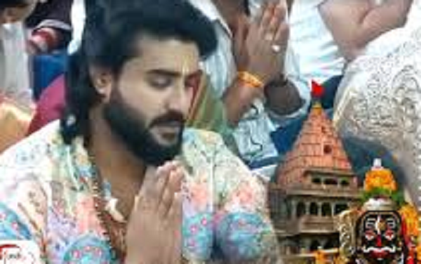 उज्जैन में प्रदीप पांडे चिंटू ने किए महाकाल दर्शन, बोले-जीवन का सबसे दिव्य पल