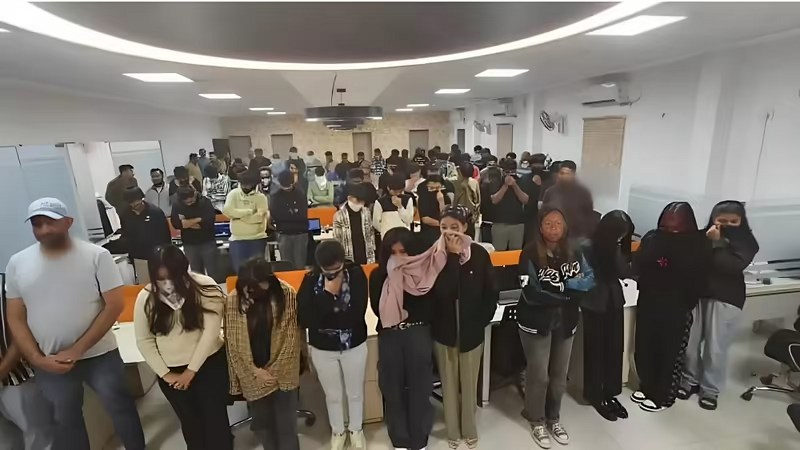 अमेरिका को निशाना बनाने वाले ठगी गिरोह का पर्दाफाश, भारतीय कॉल सेंटर पर बड़ी जांच और गिरफ्तारियां