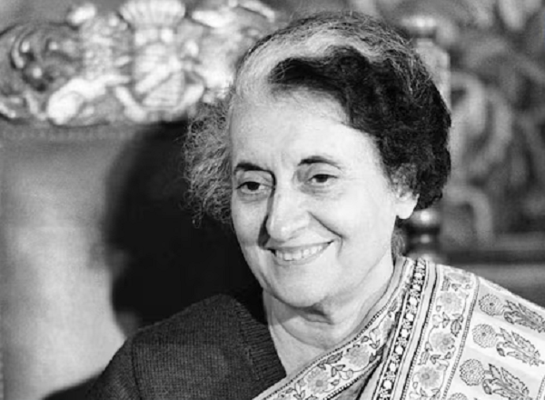 इंदिरा गांधी चाहती थीं कपूर परिवार से रिश्ता, राजीव गांधी के लिए देखी थी राज कपूर की बेटी