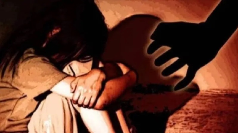 हैदराबाद में शर्मनाक वारदात: चाय के बहाने कार में घुमाया, फिर क्लासमेट को जबरन शराब पिलाकर बीटेक छात्र ने किया दुष्कर्म, आरोपी सलाखों के पीछे