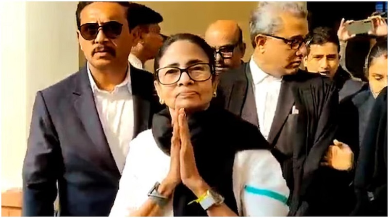 कोर्ट में सक्रिय दिखीं ममता बनर्जी, चुनावी हिंसा मामले में पेश की पैरवी, बाहर विरोध और नारेबाजी ने खींचा ध्यान
