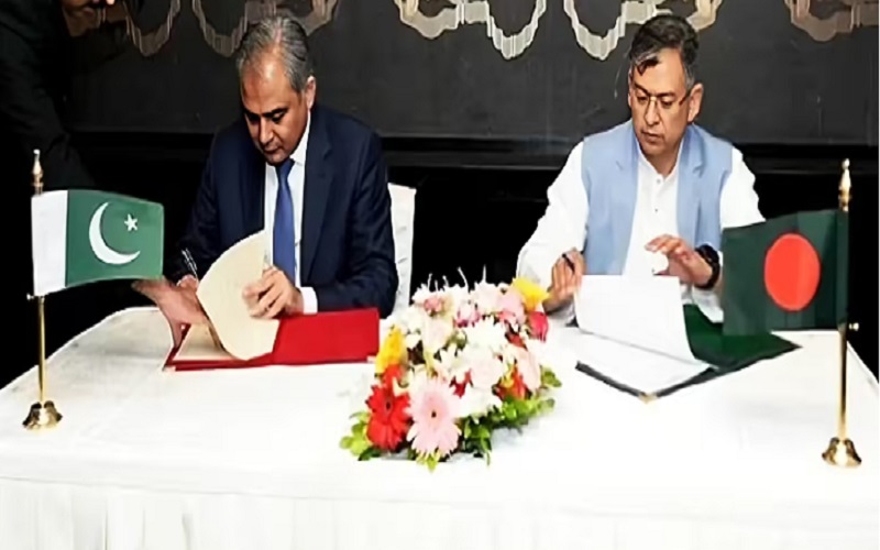 ढाका में पाकिस्तान की बड़ी एंट्री! बांग्लादेशी सुरक्षाबलों को देगा ट्रेनिंग, CCTV ‘तीसरी आंख’ लगाने की तैयारी