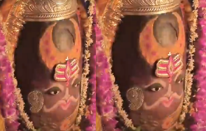 रविवार की भस्म आरती में Mahakaleshwar Jyotirlinga का अलौकिक रूप: रजत मुकुट और भस्म से हुआ भव्य श्रृंगार