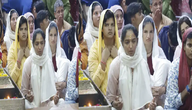 उज्जैन में टीम इंडिया की जीत का जश्न, नंदी के कान में मांगी मनोकामना