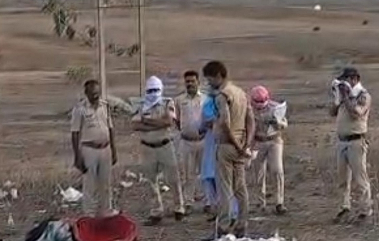 हाईवे पर मिली लाश ने बढ़ाई दहशत, हत्या के बाद शव फेंकने की आशंका
