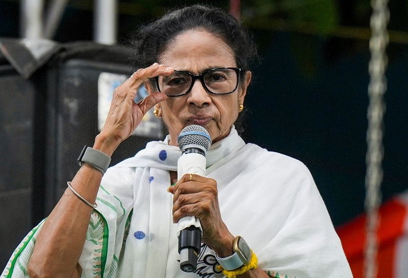 पश्चिम बंगालः टूट की कगार पर ममता बनर्जी की पार्टी TMC…. अलग गुट बनाने चले 60 MLAs