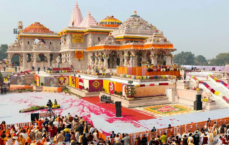 UP: राम मंदिर चढ़ावा चोरी मामले में पुलिस का एक्शन, आरोपियों के घरों पर मारे छापे