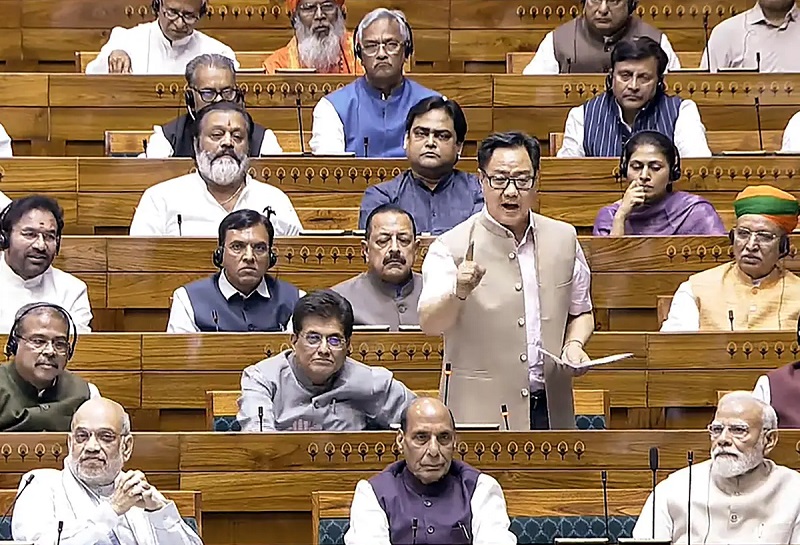 ताश के पत्तों की तरह ढह रहा विपक्ष का किला… राज्यसभा में दो तिहाई बहुमत के करीब BJP